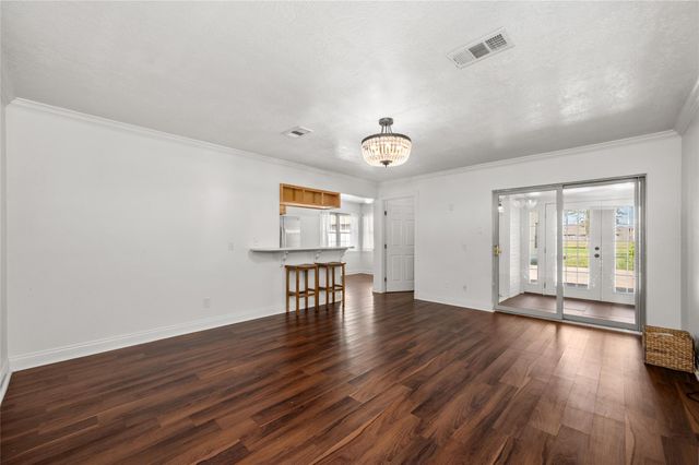 11715 Cherry Point Dr, Mont Belvieu, TX 77535