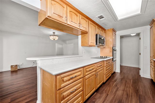 11715 Cherry Point Dr, Mont Belvieu, TX 77535