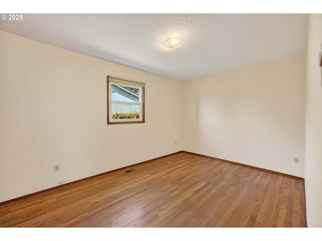 17705 Se MARIE St, Portland, OR 97236