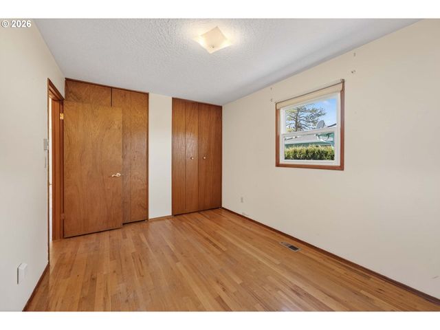 17705 Se MARIE St, Portland, OR 97236