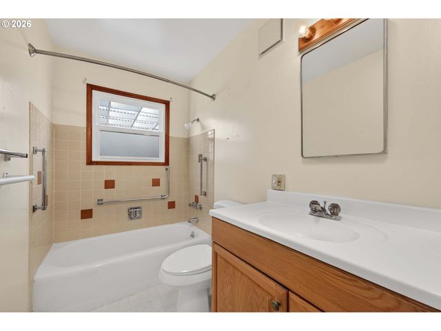 17705 Se MARIE St, Portland, OR 97236