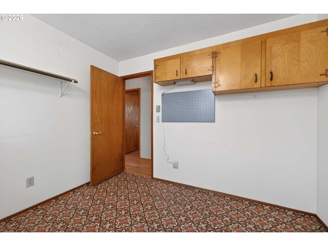 17705 Se MARIE St, Portland, OR 97236