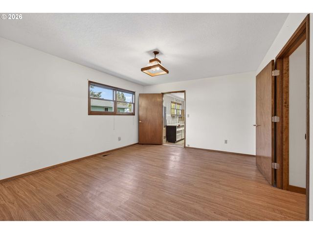 17705 Se MARIE St, Portland, OR 97236