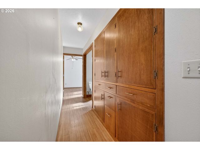 17705 Se MARIE St, Portland, OR 97236