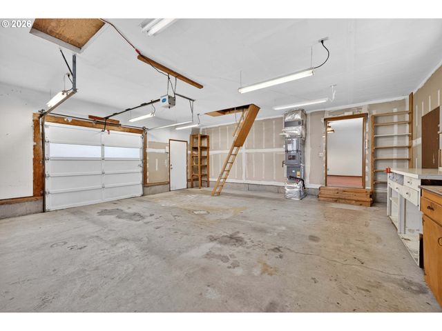 17705 Se MARIE St, Portland, OR 97236