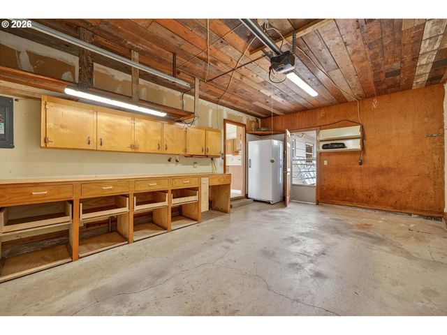 17705 Se MARIE St, Portland, OR 97236