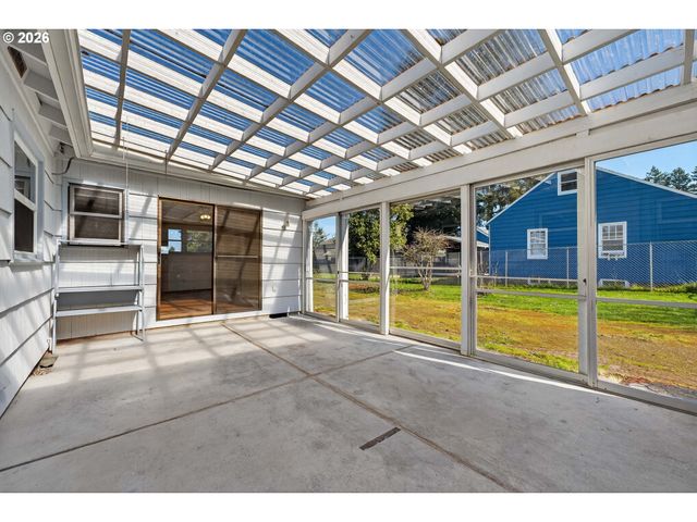 17705 Se MARIE St, Portland, OR 97236