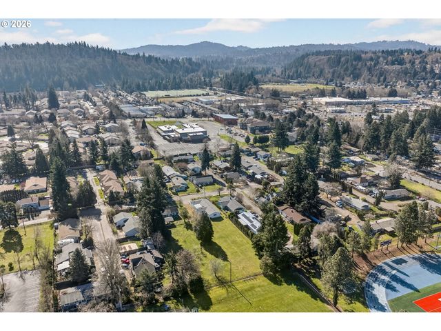 17705 Se MARIE St, Portland, OR 97236