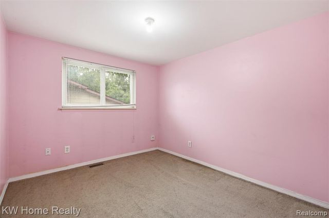 19700 Northbrook Drive, Southfield, MI 48076