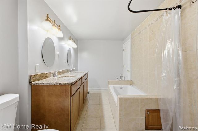19700 Northbrook Drive, Southfield, MI 48076