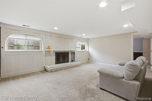19700 Northbrook Drive, Southfield, MI 48076