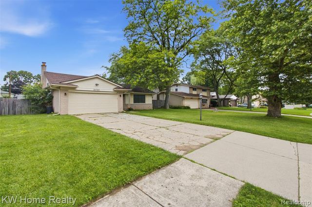 19700 Northbrook Drive, Southfield, MI 48076