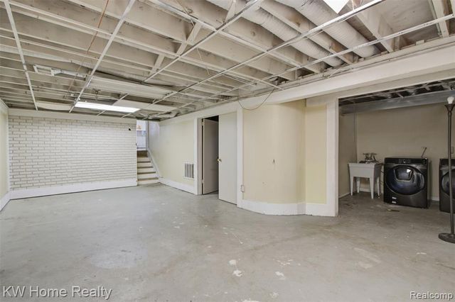 19700 Northbrook Drive, Southfield, MI 48076