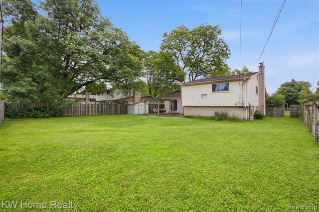 19700 Northbrook Drive, Southfield, MI 48076
