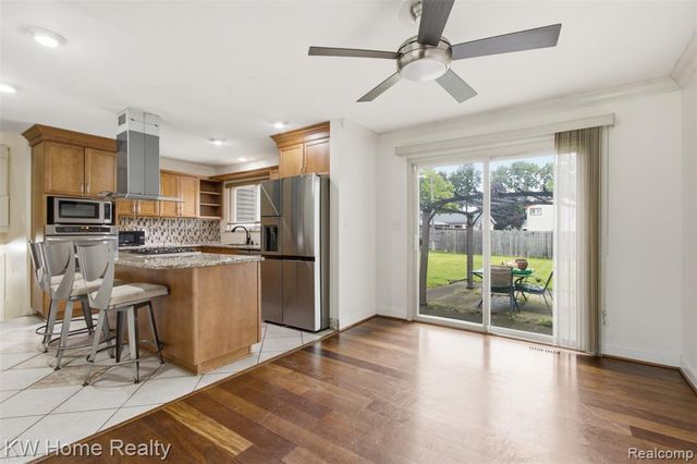 19700 Northbrook Drive, Southfield, MI 48076