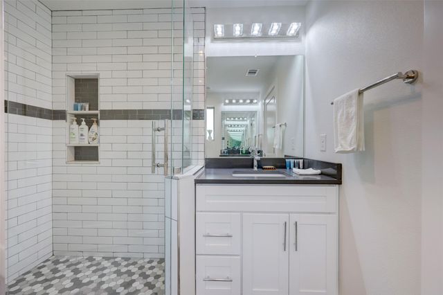 4705 Louis Ave A, Austin, TX 78721