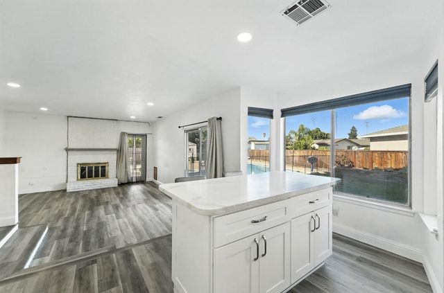 1309 Ruffino Ct, Manteca, CA 95336