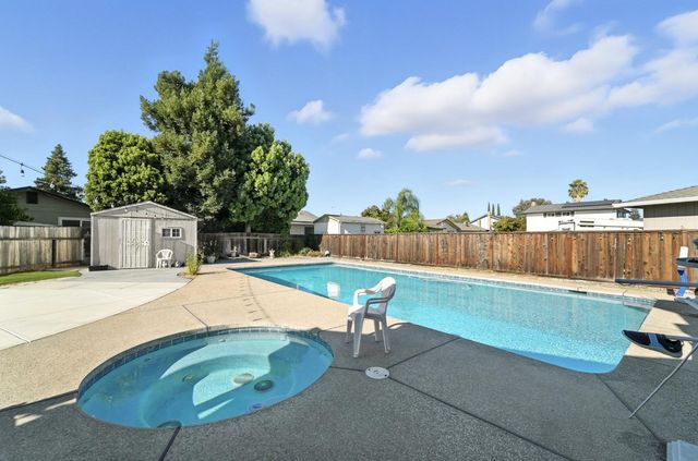 1309 Ruffino Ct, Manteca, CA 95336