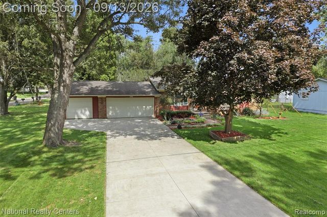 1270 Mccoy Street, Wolverine Lake, MI 48390