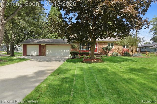 1270 Mccoy Street, Wolverine Lake, MI 48390