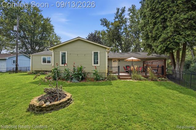 1270 Mccoy Street, Wolverine Lake, MI 48390