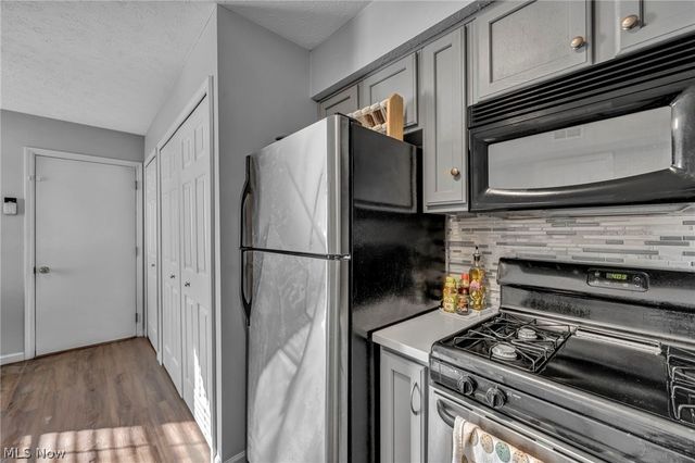 6707 Woodruff Court, Middleburg Heights, OH 44130