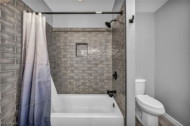 6707 Woodruff Court, Middleburg Heights, OH 44130