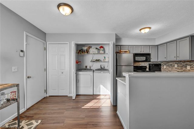 6707 Woodruff Court, Middleburg Heights, OH 44130