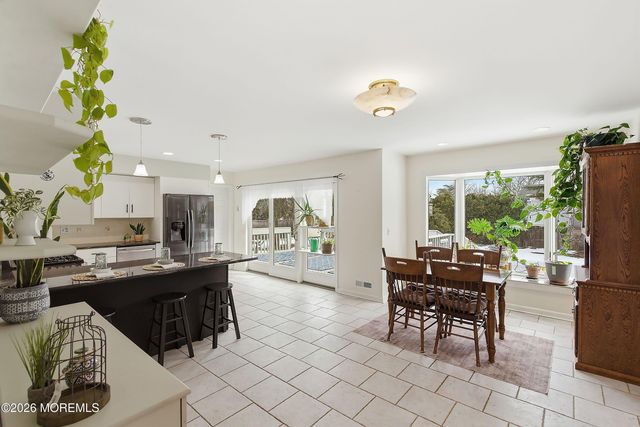 15 Mcqueen Boulevard, Farmingdale, NJ 07727