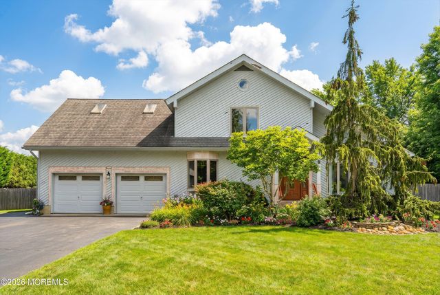 15 Mcqueen Boulevard, Farmingdale, NJ 07727