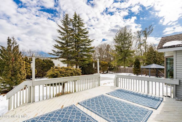 15 Mcqueen Boulevard, Farmingdale, NJ 07727