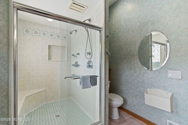 15 Mcqueen Boulevard, Farmingdale, NJ 07727