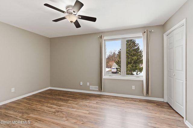 15 Mcqueen Boulevard, Farmingdale, NJ 07727