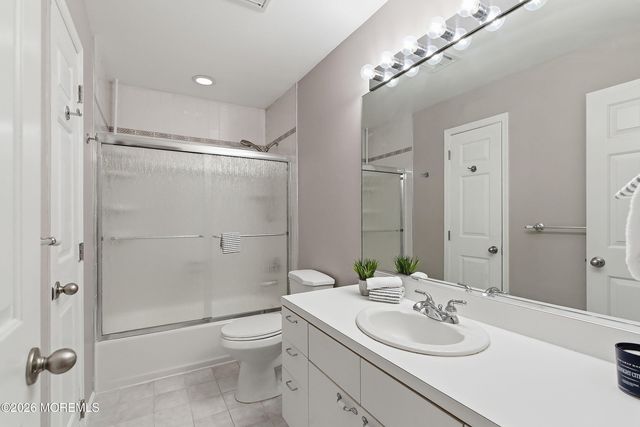 15 Mcqueen Boulevard, Farmingdale, NJ 07727