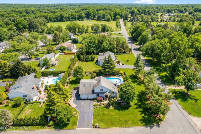 15 Mcqueen Boulevard, Farmingdale, NJ 07727