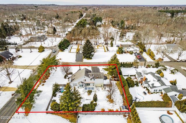 15 Mcqueen Boulevard, Farmingdale, NJ 07727