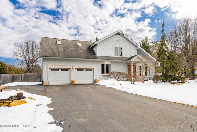 15 Mcqueen Boulevard, Farmingdale, NJ 07727