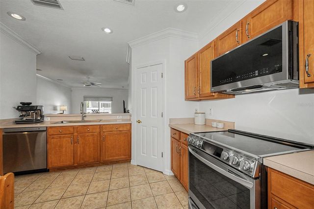 4909 ELIZABETH ANNE CIRCLE, Tampa, FL 33616