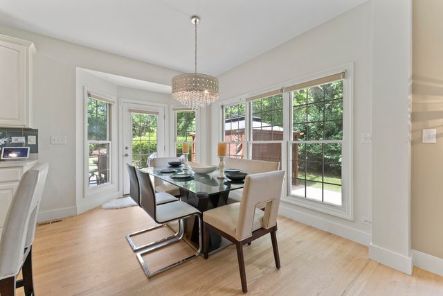 4308 Royal Windyne Court, St. Charles, IL 60174