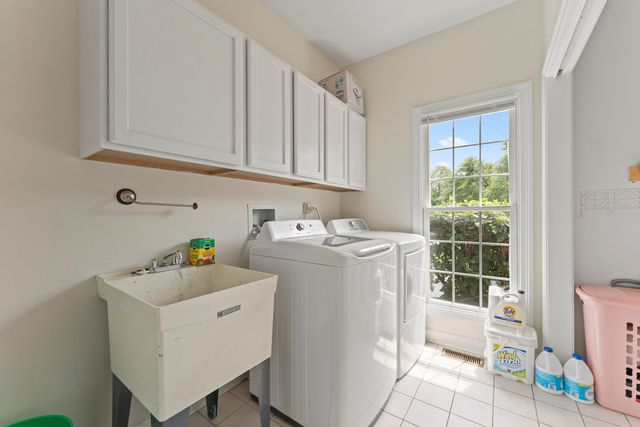 4308 Royal Windyne Court, St. Charles, IL 60174