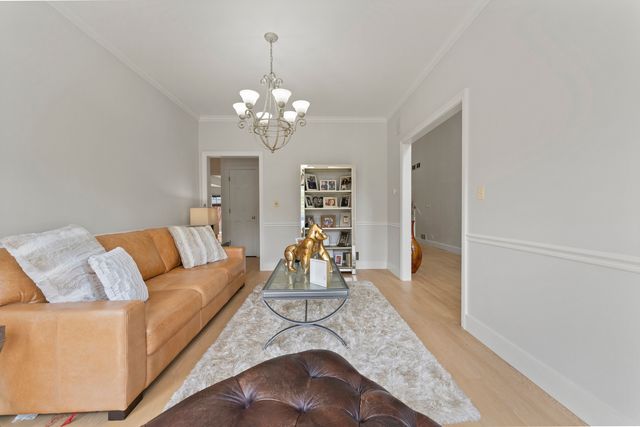 4308 Royal Windyne Court, St. Charles, IL 60174