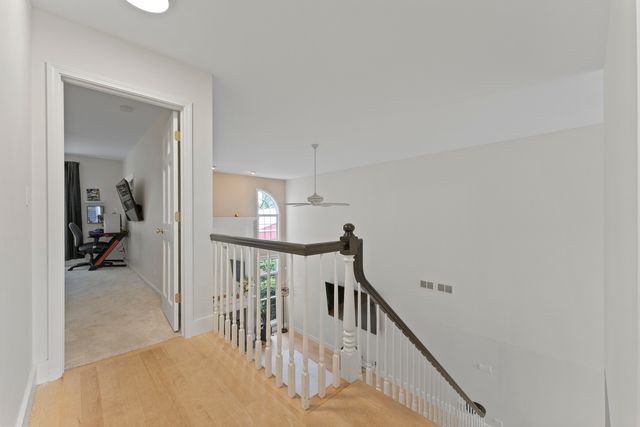 4308 Royal Windyne Court, St. Charles, IL 60174