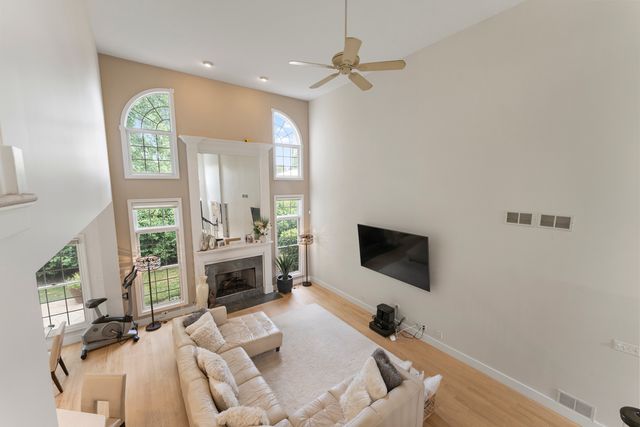 4308 Royal Windyne Court, St. Charles, IL 60174