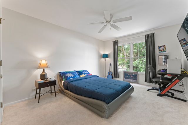 4308 Royal Windyne Court, St. Charles, IL 60174