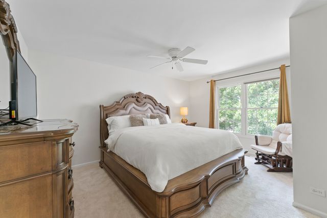 4308 Royal Windyne Court, St. Charles, IL 60174