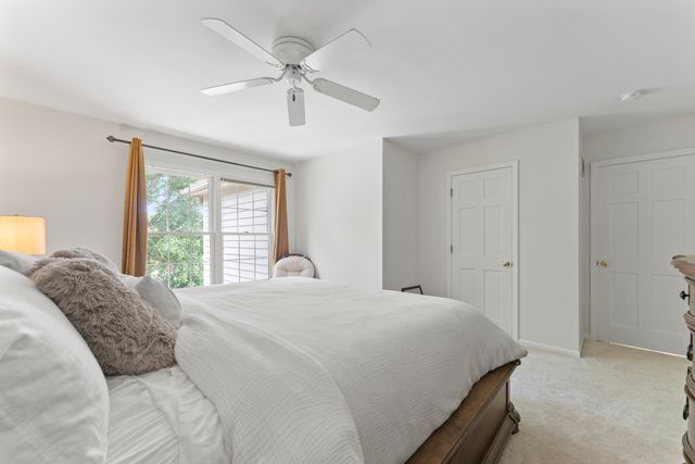 4308 Royal Windyne Court, St. Charles, IL 60174