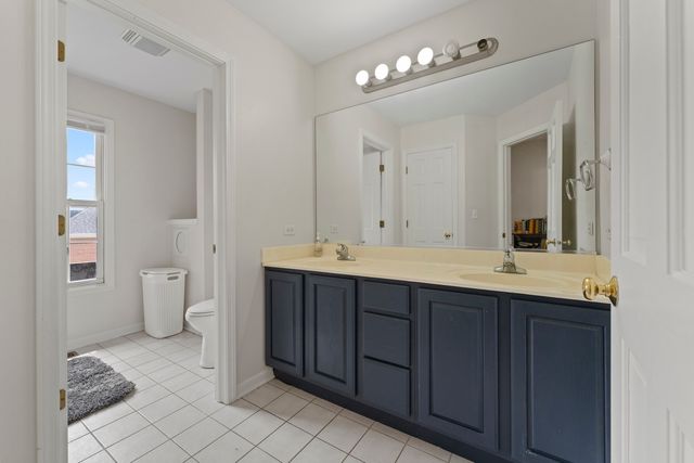 4308 Royal Windyne Court, St. Charles, IL 60174