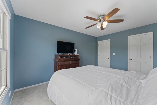 4308 Royal Windyne Court, St. Charles, IL 60174