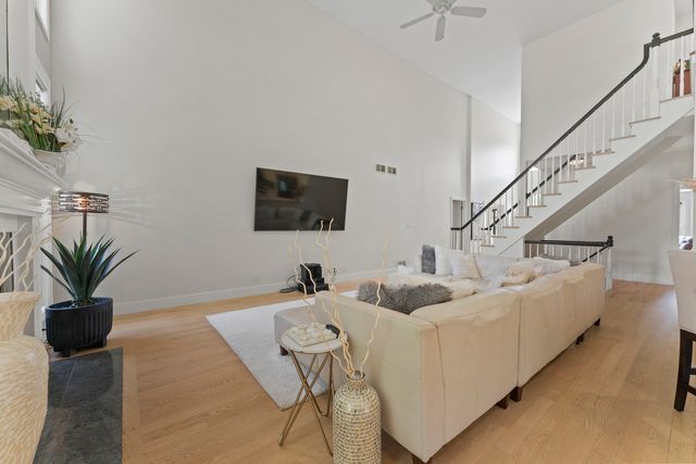 4308 Royal Windyne Court, St. Charles, IL 60174