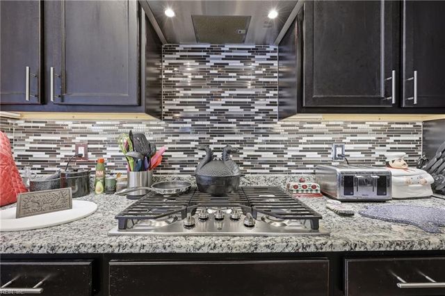 2032 Herons Pointe LN, Suffolk, VA 23434